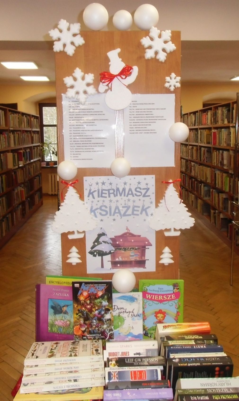 Mikołajkowo-świąteczny kiermasz książek