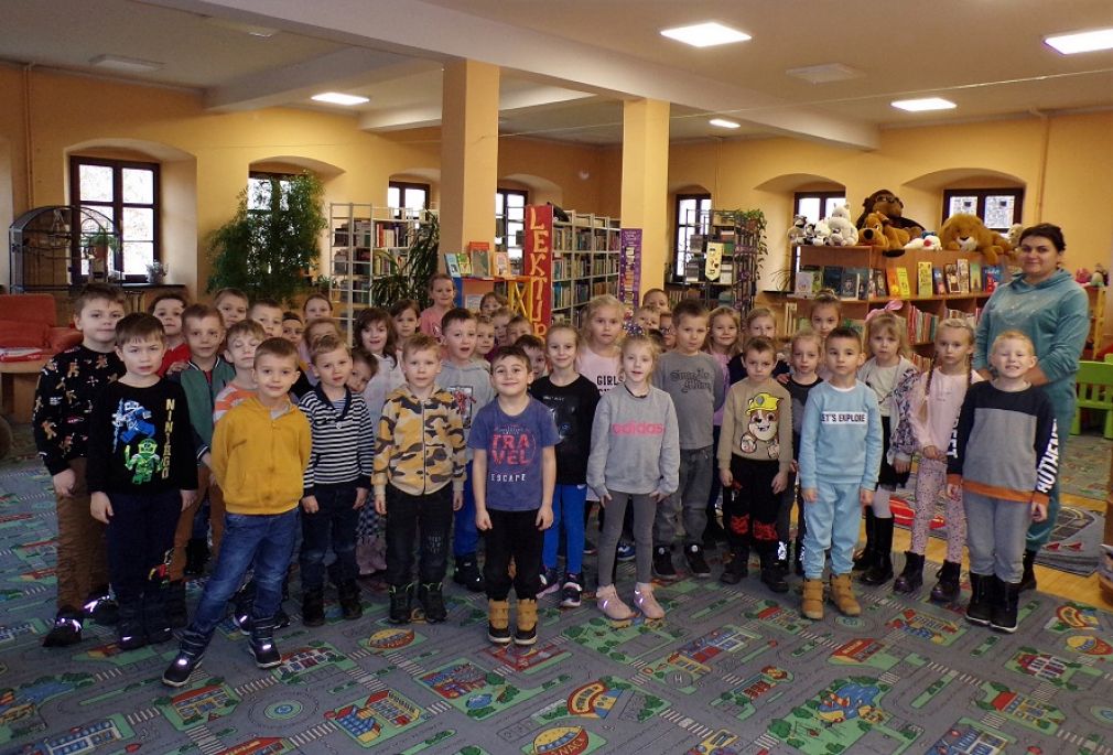 Przedszkolaki w bibliotece